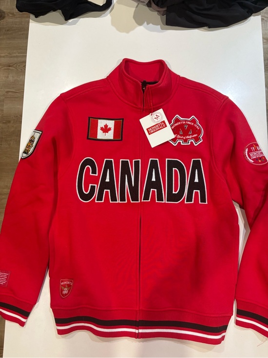 Mondetta Other - Mondetta Red Embroidered Patch Sweatshirt